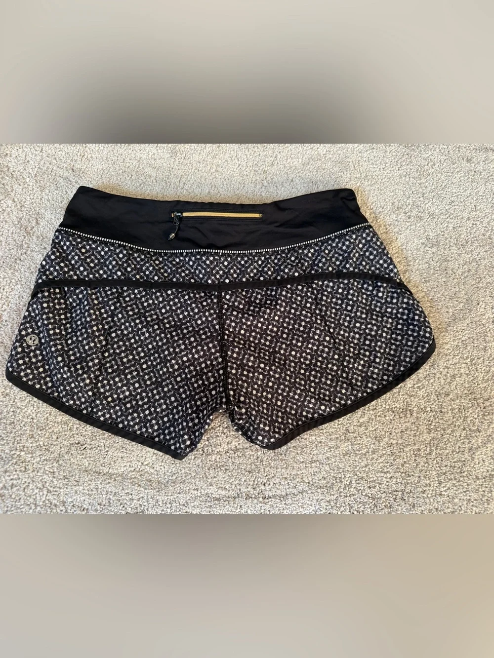 Lululemon Size 6 Speed Short 4-way Stretch 2.5